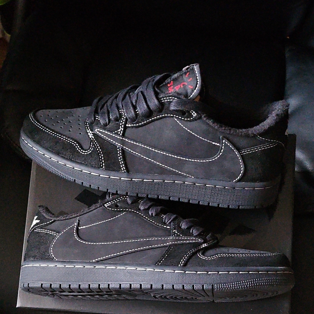 Travis Scott Jordan 1 Phantom Black